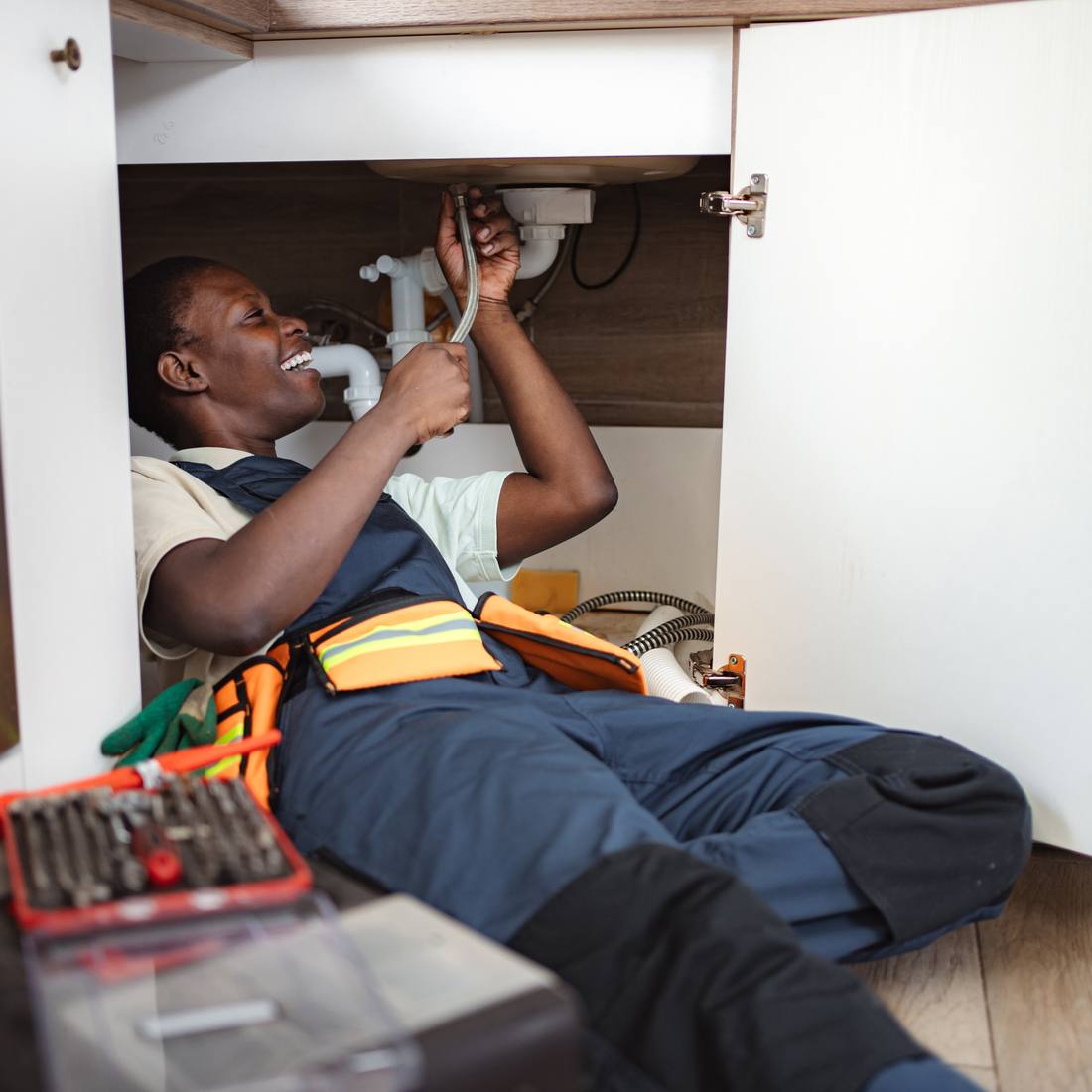 FlowFix plumber at work